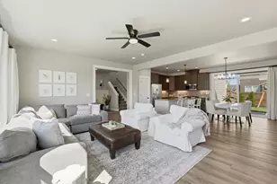 748 NW 27th St, Redmond, OR 97756 - Photo 10