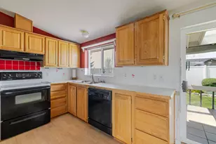 1645 NE 6th St, Redmond, OR 97756 - Photo 10