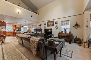 2160 Crestbrook Rd, Medford, OR 97504 - Photo 4