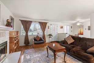 166 Mace Rd, Medford, OR 97501 - Photo 8