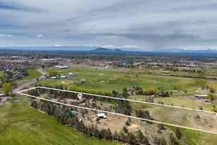999 NE King Way, Redmond, OR 97756 - Photo 44