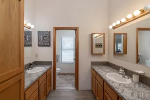 999 NE King Way, Redmond, OR 97756 - Photo 18