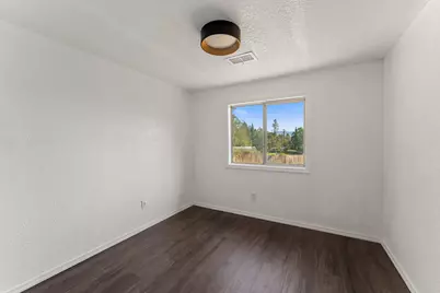 221 Hansen Drive, Grants Pass, OR 97526 - Photo 16