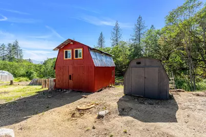 221 Hansen Drive, Grants Pass, OR 97526 - Photo 18