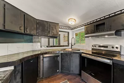 221 Hansen Drive, Grants Pass, OR 97526 - Photo 4