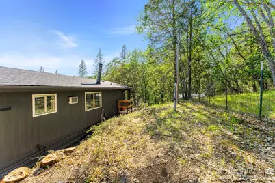 221 Hansen Drive, Grants Pass, OR 97526 - Photo 34