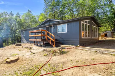 221 Hansen Drive, Grants Pass, OR 97526 - Photo 2