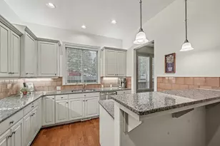 61102 Aspen Rim Ln, Bend, OR 97702 - Photo 12