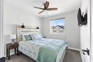 4572 SW 37th St, Redmond, OR 97756 - Photo 12