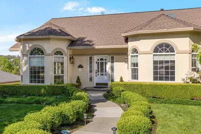 1527 Pebble Beach Court, Medford, OR 97504 - Photo 2