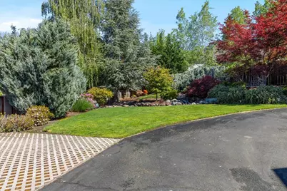 1527 Pebble Beach Court, Medford, OR 97504 - Photo 30