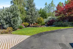 1527 Pebble Beach Ct, Medford, OR 97504 - Photo 30