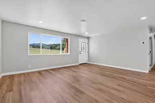 550 Experiment Station Rd, Medford, OR 97501 - Photo 4
