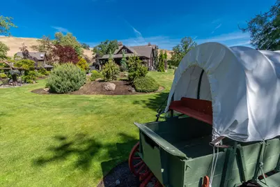 6100 Eightmile Road, The Dalles, OR 97058 - Photo 10