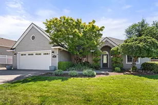 2738 Kerrisdale Ridge Dr, Medford, OR 97504 - Photo 2
