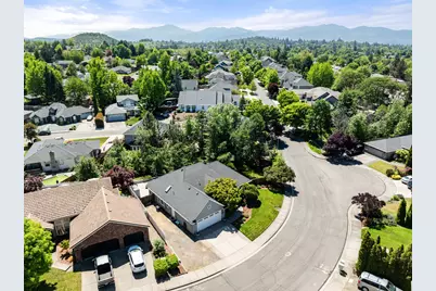 2738 Kerrisdale Ridge Drive, Medford, OR 97504 - Photo 46