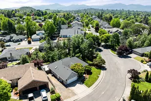 2738 Kerrisdale Ridge Dr, Medford, OR 97504 - Photo 46
