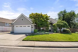 2738 Kerrisdale Ridge Dr, Medford, OR 97504 - Photo 1