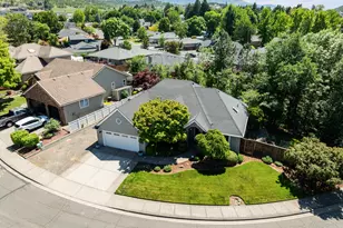 2738 Kerrisdale Ridge Dr, Medford, OR 97504 - Photo 42