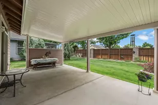 1945 NW 18th St, Redmond, OR 97756 - Photo 32