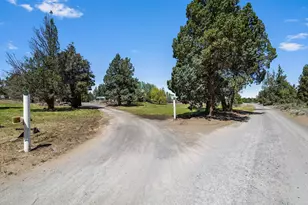 63639 Gentry Loop, Bend, OR 97701 - Photo 8