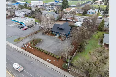 858 NE A Street, Grants Pass, OR 97526 - Photo 24