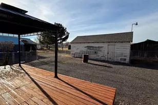 279 SE Willowdale Dr, Prineville, OR 97754 - Photo 2