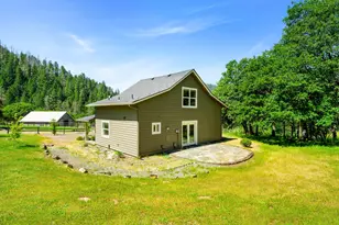 931 Hogan Rd, Applegate, OR 97530 - Photo 38