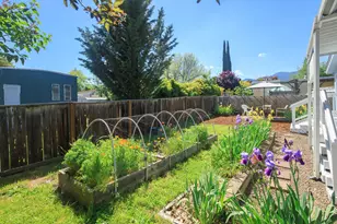 321 Clay St, Ashland, OR 97520 - Photo 26