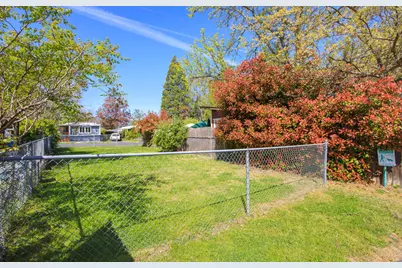 321 Clay Street #SPC 82, Ashland, OR 97520 - Photo 32