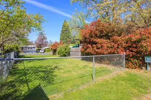 321 Clay St, Ashland, OR 97520 - Photo 32