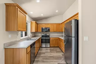 1439 Andy Griffith, Grants Pass, OR 97527 - Photo 10