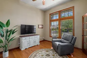 736 Williams Ct, Medford, OR 97504 - Photo 4