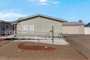 555 Freeman Rd, Central Point, OR 97502 - Photo 2