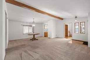 555 Freeman Rd, Central Point, OR 97502 - Photo 8