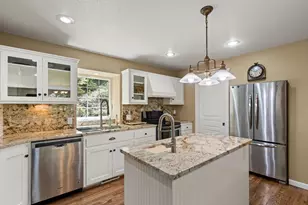 651 Dutcher Creek Rd, Grants Pass, OR 97527 - Photo 14