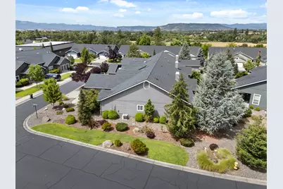 115 Sandridge Way, Eagle Point, OR 97524 - Photo 8