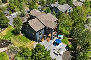 26 NW Skyliner Summit Loop, Bend, OR 97703 - Photo 2