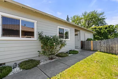 141 Alta Lane, Central Point, OR 97502 - Photo 2