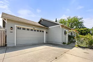 141 Alta Ln, Central Point, OR 97502 - Photo 1