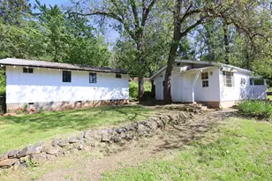 2051 Hamilton Ln, Grants Pass, OR 97527 - Photo 1