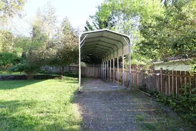 2051 Hamilton Lane, Grants Pass, OR 97527 - Photo 4