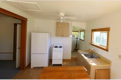 2051 Hamilton Lane, Grants Pass, OR 97527 - Photo 2