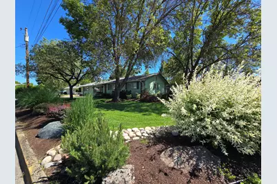 1121 SW Cottonwood Street, Grants Pass, OR 97526 - Photo 1