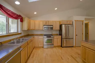 327 Chapman St, Gilchrist, OR 97737 - Photo 8