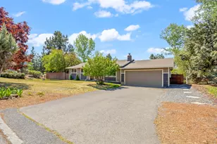 63609 Hunters Cir, Bend, OR 97701 - Photo 32