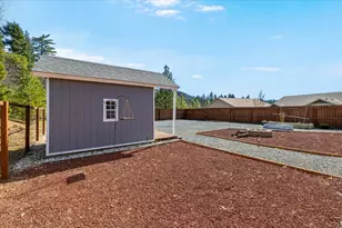 353 Cedar Dr, Cave Junction, OR 97523 - Photo 30