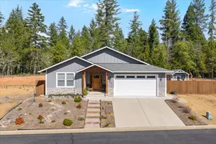 353 Cedar Dr, Cave Junction, OR 97523 - Photo 2
