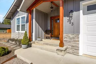 353 Cedar Dr, Cave Junction, OR 97523 - Photo 6