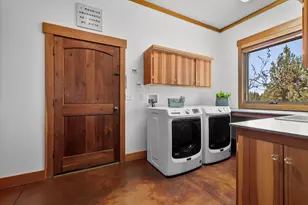 64155 Hunnell Rd, Bend, OR 97703 - Photo 30